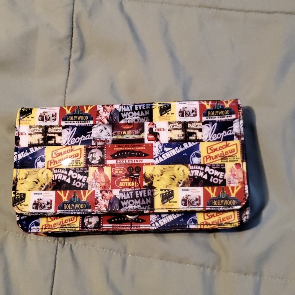 Relic wallet🔥🔥🔥